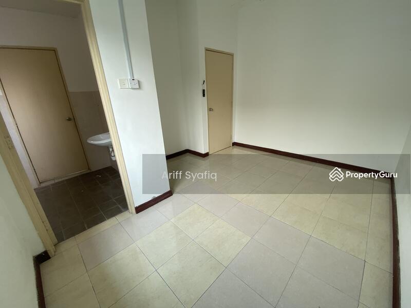 Rumah Teres 2-Tingkat untuk Dijual di Desa Kasia (Nilai) - Ariff Syafiq - Bedroom - PropertyGuru.com.my