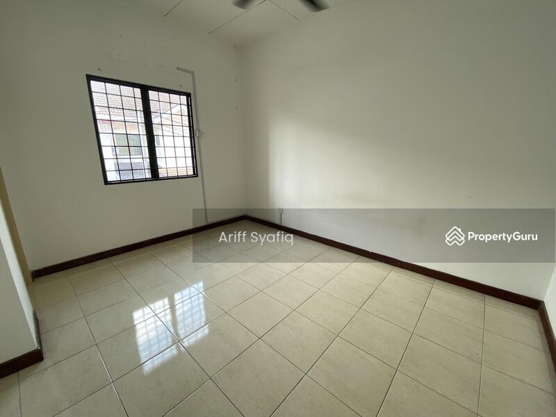 Rumah Teres 2-Tingkat untuk Dijual di Desa Kasia (Nilai) - Ariff Syafiq - Bedroom - PropertyGuru.com.my