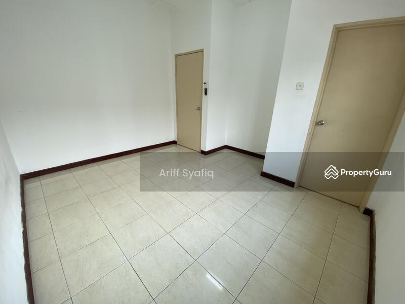 Rumah Teres 2-Tingkat untuk Dijual di Desa Kasia (Nilai) - Ariff Syafiq - Bedroom - PropertyGuru.com.my