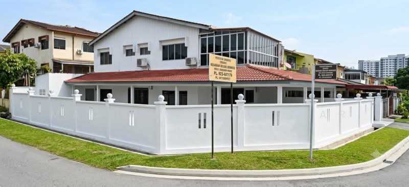 Rumah Teres 2 Tingkat untuk Dijual di Serdang (Seri Kembangan) - Madhavan Nambiar - Exterior - PropertyGuru.com.my