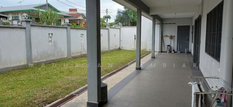 Rumah Teres 2 Tingkat untuk Dijual di Serdang (Seri Kembangan) - Madhavan Nambiar - Exterior - PropertyGuru.com.my