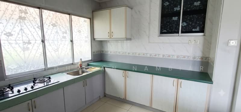 Rumah Teres 2 Tingkat untuk Dijual di Serdang (Seri Kembangan) - Madhavan Nambiar - Kitchen - PropertyGuru.com.my