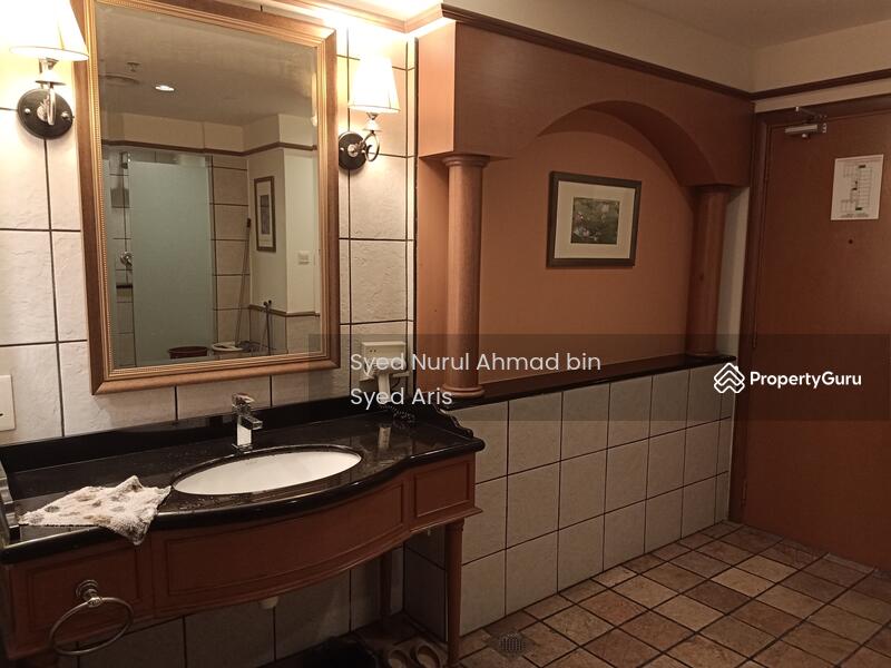 Untuk Dijual - Lexis Port Dickson