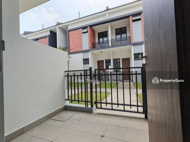 2-storey Terraced House for Sale in Shah Alam (Selangor) - Alex Tong - Entrance - PropertyGuru.com.my