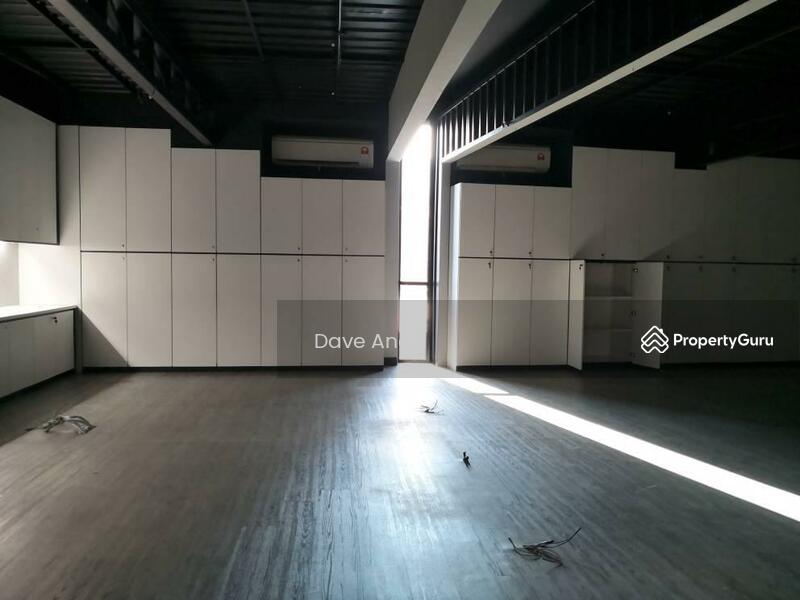For Rent - Mainroad bungalow attach with private car parks,Georgetown