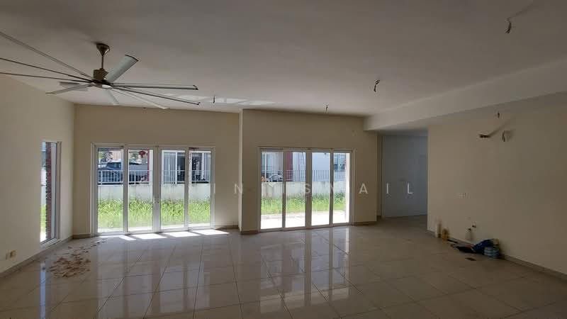 Rumah Berkembar untuk Dijual di Seremban (Negeri Sembilan) - Azlin Ismail - Living Room - PropertyGuru.com.my