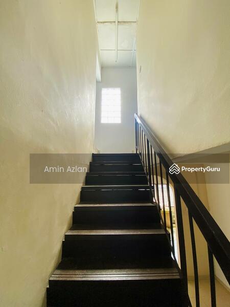 2-storey Terraced House for Sale in Batu Caves (Selangor) - Amin Azlan - Stairs - PropertyGuru.com.my