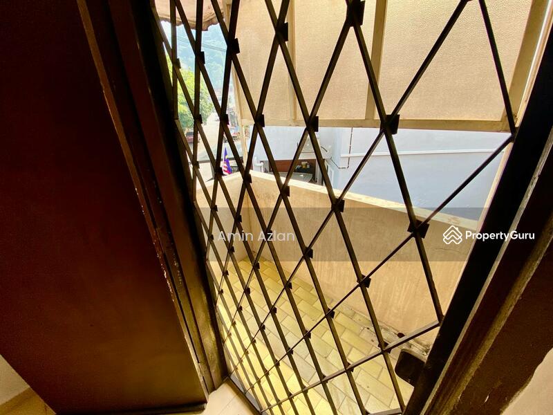 2-storey Terraced House for Sale in Batu Caves (Selangor) - Amin Azlan - Entrance - PropertyGuru.com.my