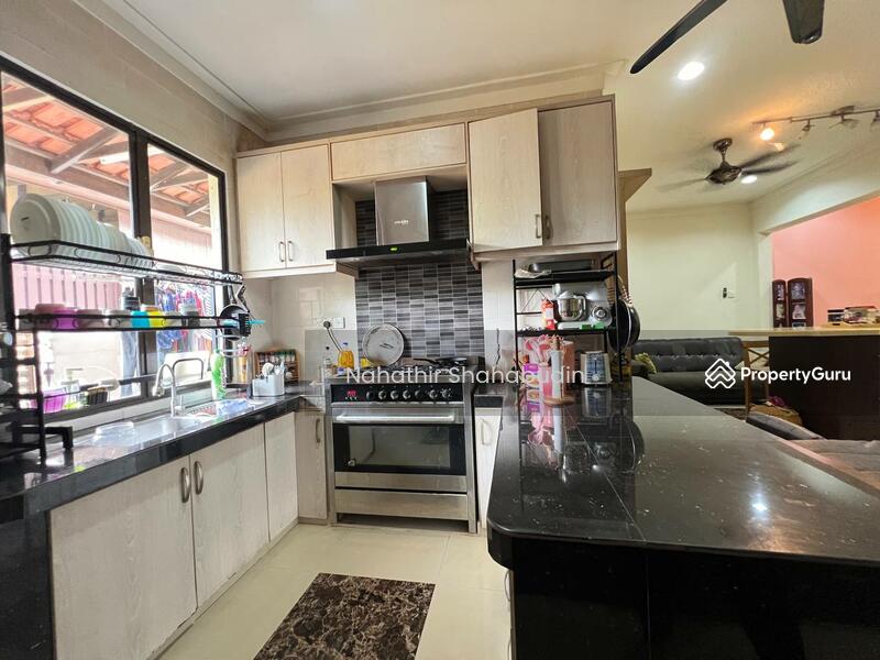 2-storey Terraced House for Sale in Bukit Jelutong (Shah Alam) - Nahathir Shahabudin - Kitchen - PropertyGuru.com.my