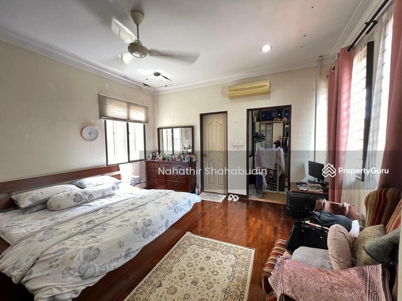 2-storey Terraced House for Sale in Bukit Jelutong (Shah Alam) - Nahathir Shahabudin - Master Bedroom - PropertyGuru.com.my