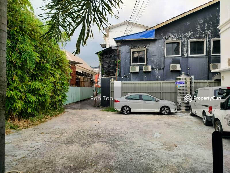 Backyard Carpark 