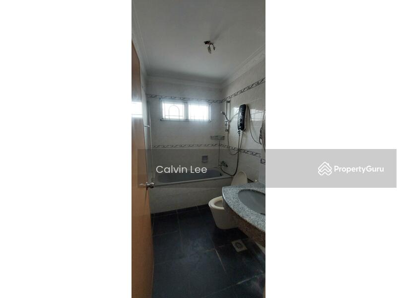 2-storey Terraced House for Sale in Kota Kemuning (Shah Alam) - Calvin Lee - Bathroom - PropertyGuru.com.my