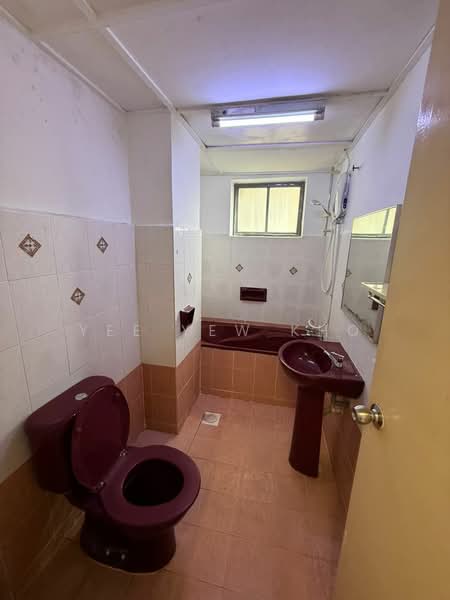 Condominium for Rent at Vista Komanwel C - Yee Yew Kho - Bathroom - PropertyGuru.com.my