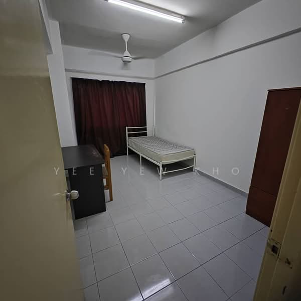 Condominium for Rent at Vista Komanwel C - Yee Yew Kho - Bedroom - PropertyGuru.com.my