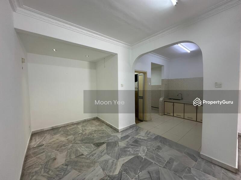 Terraced House for Sale in Usj 13 (Subang Jaya) - Moon Yee - Kitchen - PropertyGuru.com.my