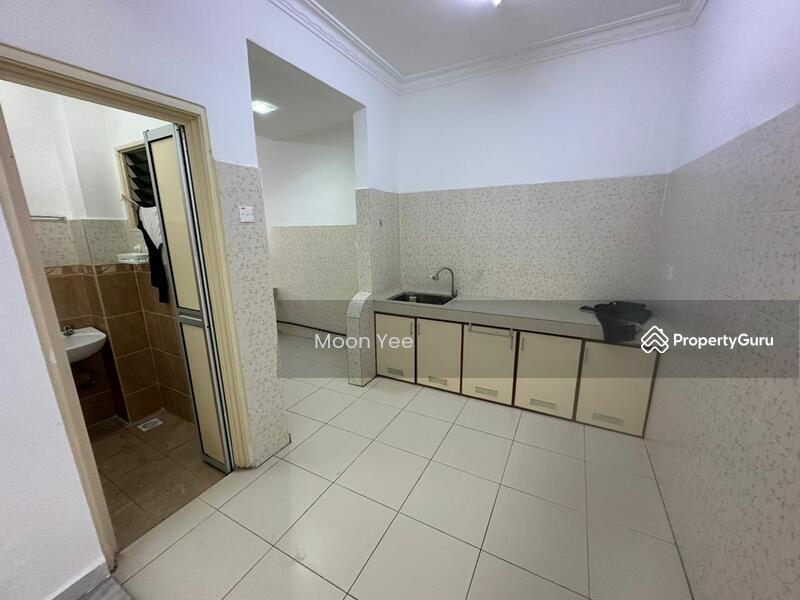 Terraced House for Sale in Usj 13 (Subang Jaya) - Moon Yee - Kitchen - PropertyGuru.com.my