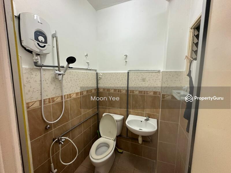 Terraced House for Sale in Usj 13 (Subang Jaya) - Moon Yee - Bathroom - PropertyGuru.com.my