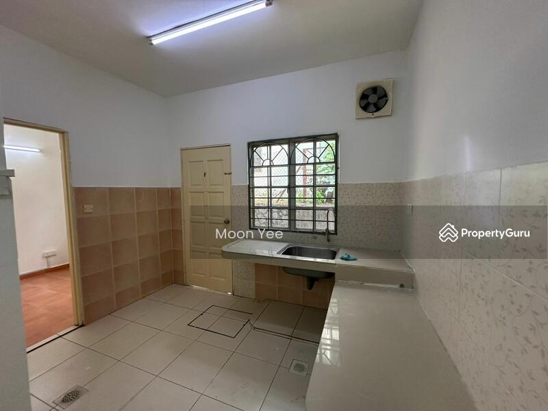 Terraced House for Sale in Usj 13 (Subang Jaya) - Moon Yee - Kitchen - PropertyGuru.com.my