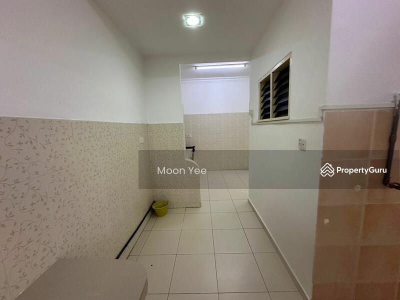 Terraced House for Sale in Usj 13 (Subang Jaya) - Moon Yee - Hallway - PropertyGuru.com.my
