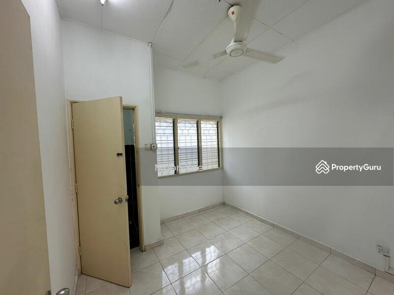 Terraced House for Sale in Usj 13 (Subang Jaya) - Moon Yee - Bedroom - PropertyGuru.com.my