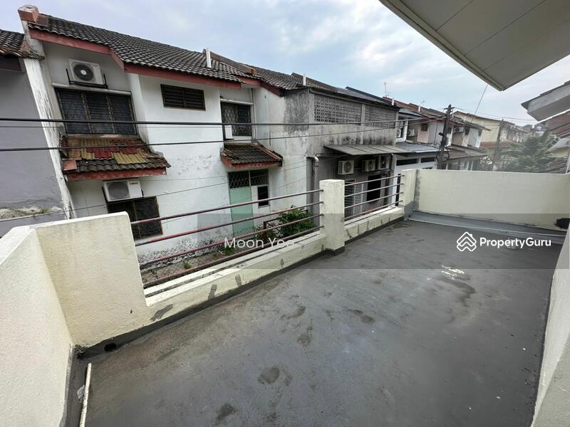 Terraced House for Sale in Usj 13 (Subang Jaya) - Moon Yee - Roof - PropertyGuru.com.my