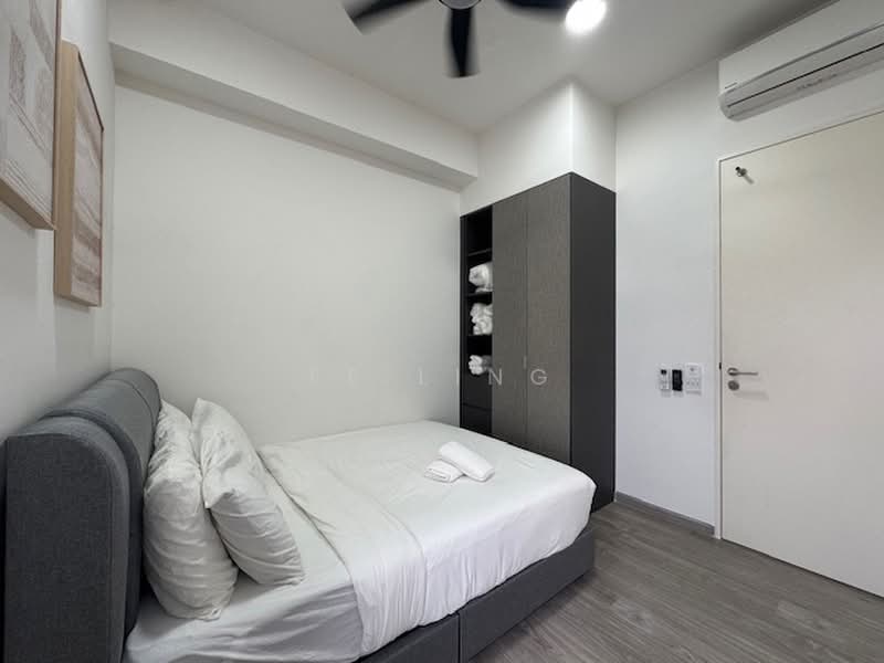 Servis Apartment untuk Disewa di The Arcuz - EE Ling - Second bedroom with built in wardrobe - PropertyGuru.com.my