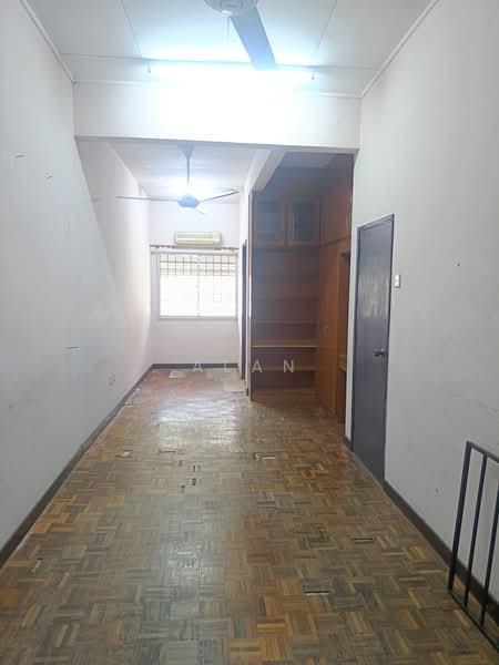 2.5-storey Terraced House for Sale in Usj 4 (Subang Jaya) - Alan Wong - PropertyGuru.com.my