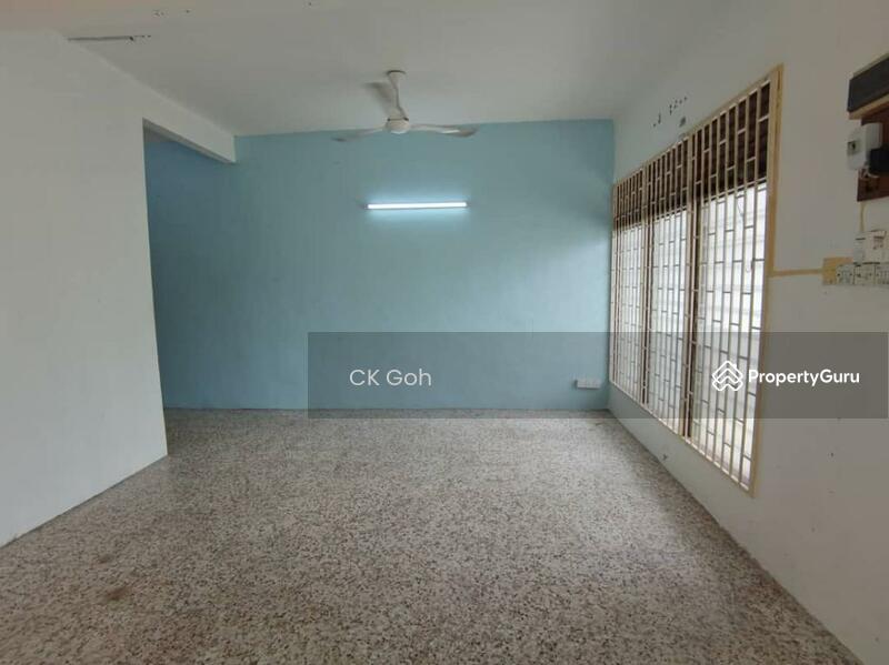 2-storey Terraced House for Sale in Taman Lip Sin (Sungai Dua) - CK Goh - Living Room - PropertyGuru.com.my