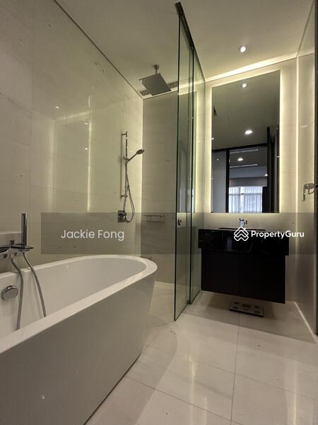 Service Residence for Sale at Banyan Tree Signatures - Jackie Fong - Master Bathroom - PropertyGuru.com.my