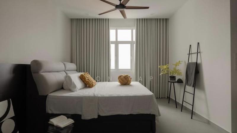 Kediaman Servis untuk Dijual di The Rosewoodz @ Bukit Jalil - Leon Yap - Master Bedroom - PropertyGuru.com.my