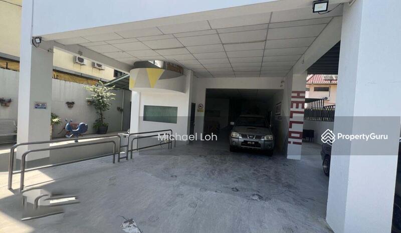 For Sale - hala bercham timur