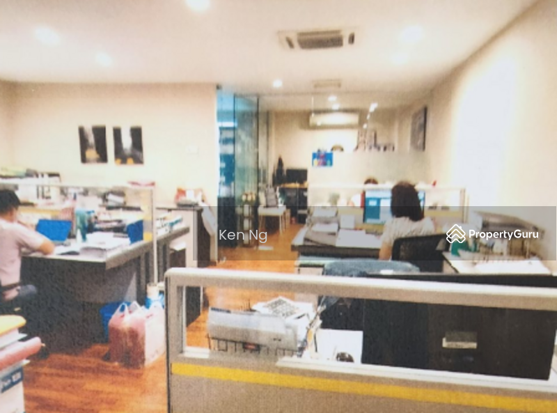 Office (previous tenant photo)