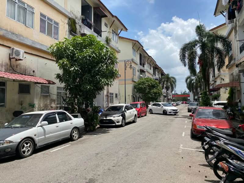 Taman Putri Kulai untuk Untuk Disewa - RM 430 /bulan, Mac 2026 - Exterior - PropertyGuru.com.my