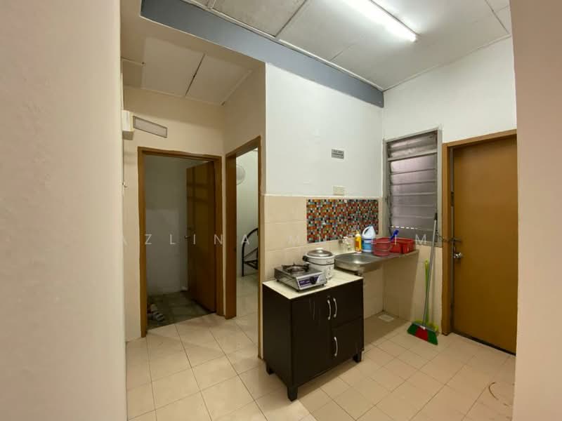 Taman Putri Kulai untuk Untuk Disewa - RM 430 /bulan, Mac 2026 - Kitchen - PropertyGuru.com.my