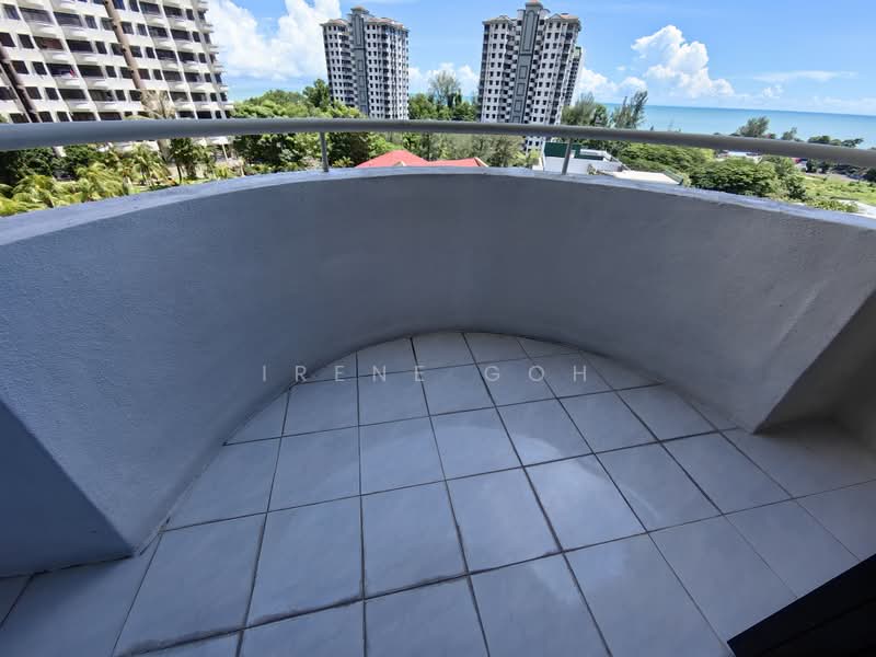 Kondominium untuk Disewa di Eden Seaview Condominium - Irene Goh - Balcony - PropertyGuru.com.my