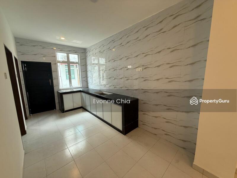 Rumah Teres 2 Tingkat untuk Dijual di Kulai Besar (Kulai) - Evonne Chia - Kitchen - PropertyGuru.com.my