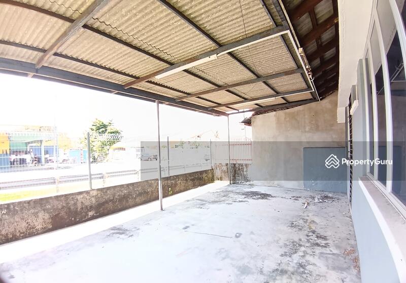 1-storey Terraced House for Rent in Taman Pelangi (Johor Bahru) - Jack Cheu - Balcony - PropertyGuru.com.my