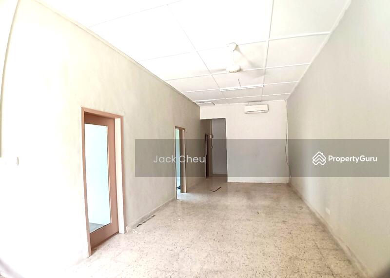 1-storey Terraced House for Rent in Taman Pelangi (Johor Bahru) - Jack Cheu - Living Room - PropertyGuru.com.my