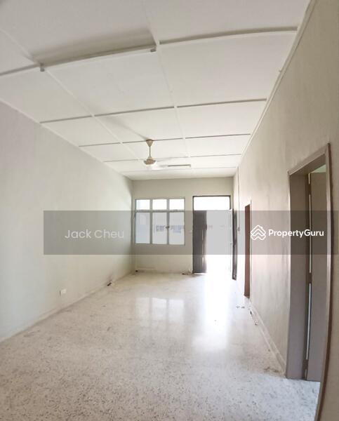 1-storey Terraced House for Rent in Taman Pelangi (Johor Bahru) - Jack Cheu - Living Room - PropertyGuru.com.my