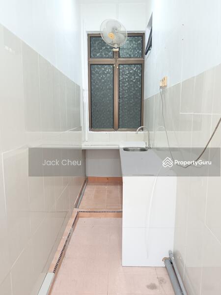 Untuk Disewa - Taman daya