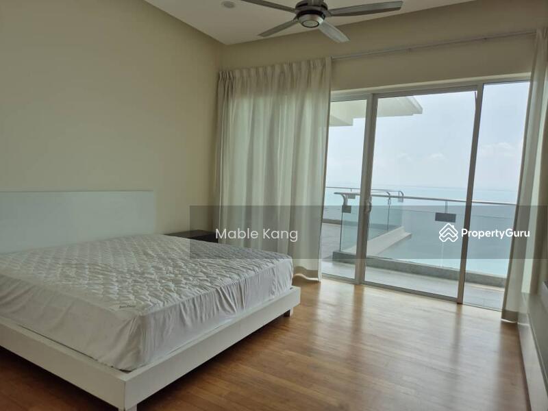 Second bedroom with seaview and balcony 