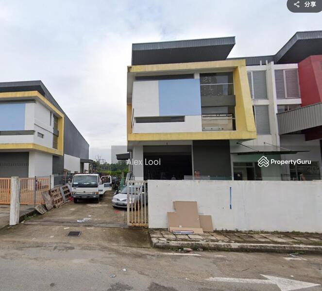 For Rent - Mount Austin Mutiara Emas 6/x 2.5 Storey Semi D Factory