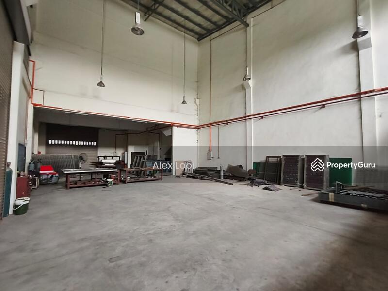 For Rent - Mount Austin Mutiara Emas 6/x 2.5 Storey Semi D Factory