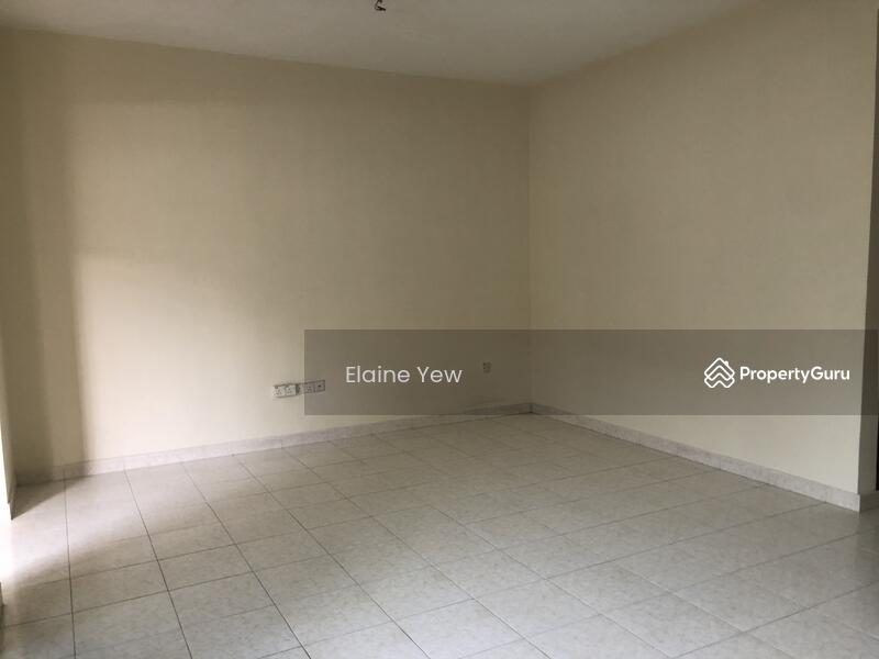 Rumah Teres 3 Tingkat untuk Dijual di Taman Tasik Indah Mewah (Batu) - Elaine Yew - Living Room - PropertyGuru.com.my