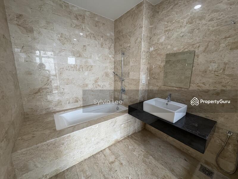 Master bedroom washroom