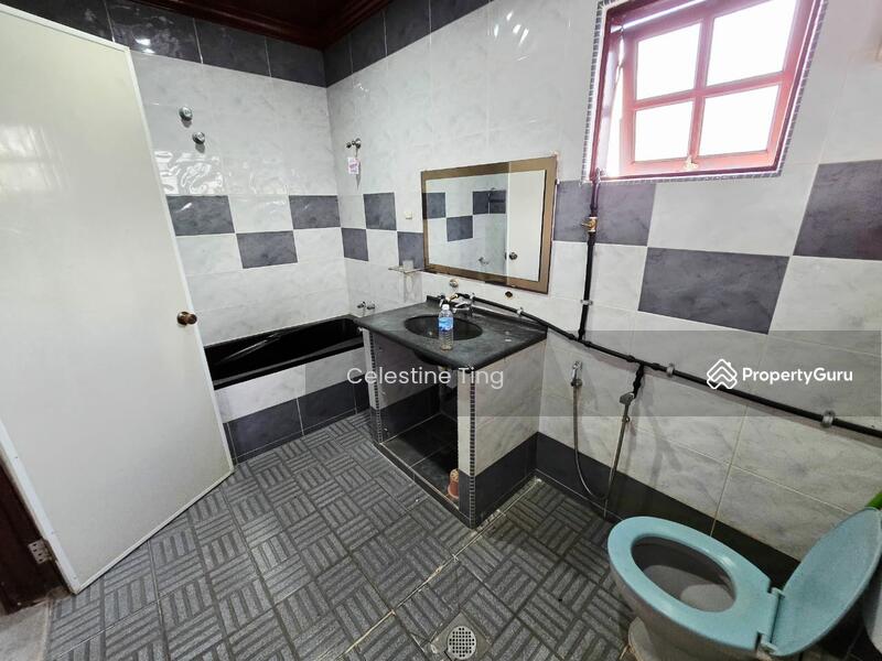 Semi-Detached House for Sale in Kajang (Selangor) - Celestine Ting - Bathroom - PropertyGuru.com.my