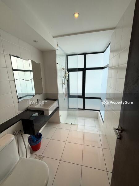 Servis Apartment untuk Dijual di Trefoil @ Setia City - Lim Jeon - Bathroom - PropertyGuru.com.my