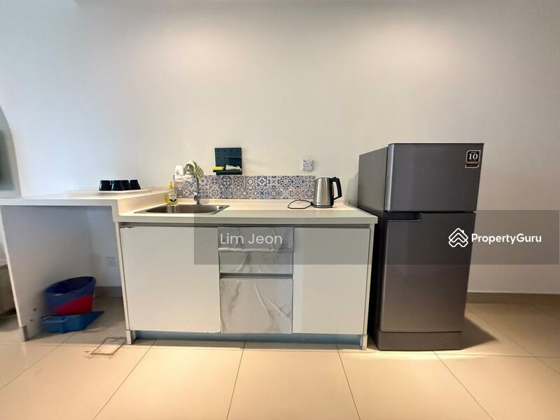 Servis Apartment untuk Dijual di Trefoil @ Setia City - Lim Jeon - Kitchen - PropertyGuru.com.my