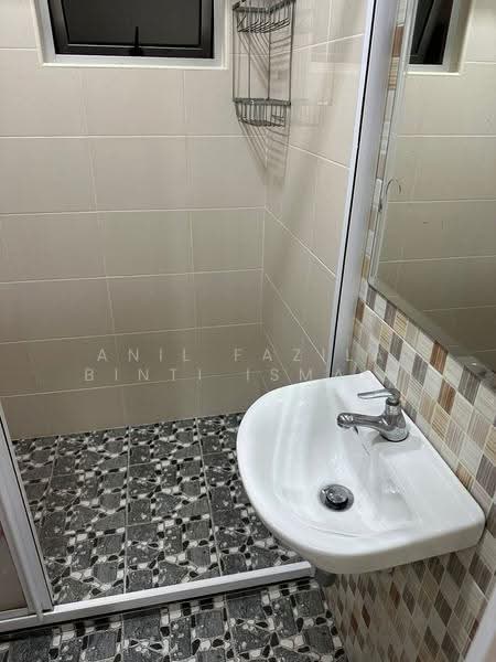 Kondominium untuk Dijual di Kelana Mahkota - Anil Fazila Binti Ismail - Bathroom - PropertyGuru.com.my