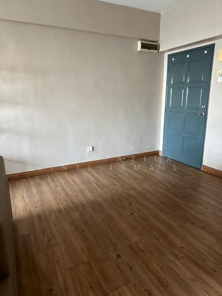 Kondominium untuk Dijual di Kelana Mahkota - Anil Fazila Binti Ismail - Living Room - PropertyGuru.com.my